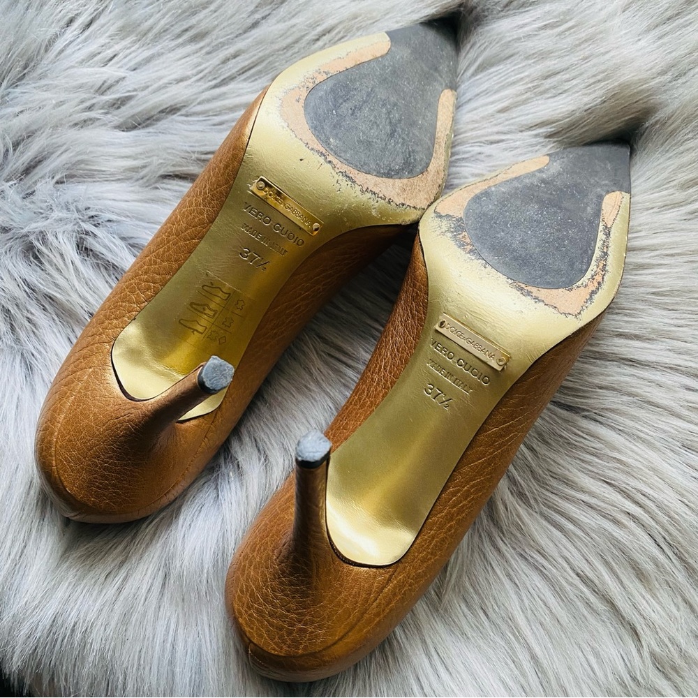 Gold Dolce & Gabbana Textured Pumps - Picture 5 of 9